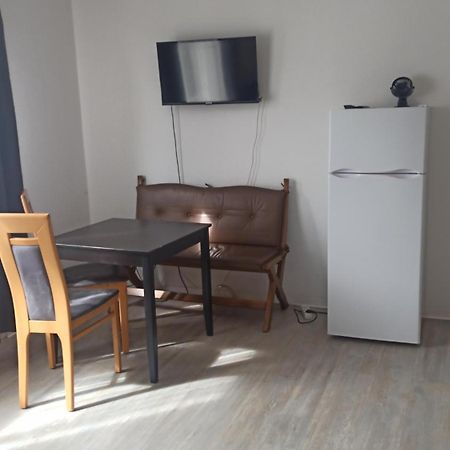 Helle Ferienwohnung An Der Rheinpromenade 50 Qm Duisburg Exterior foto
